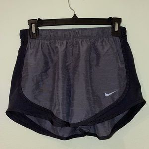 Women’s Nike Shorts•Size- Small